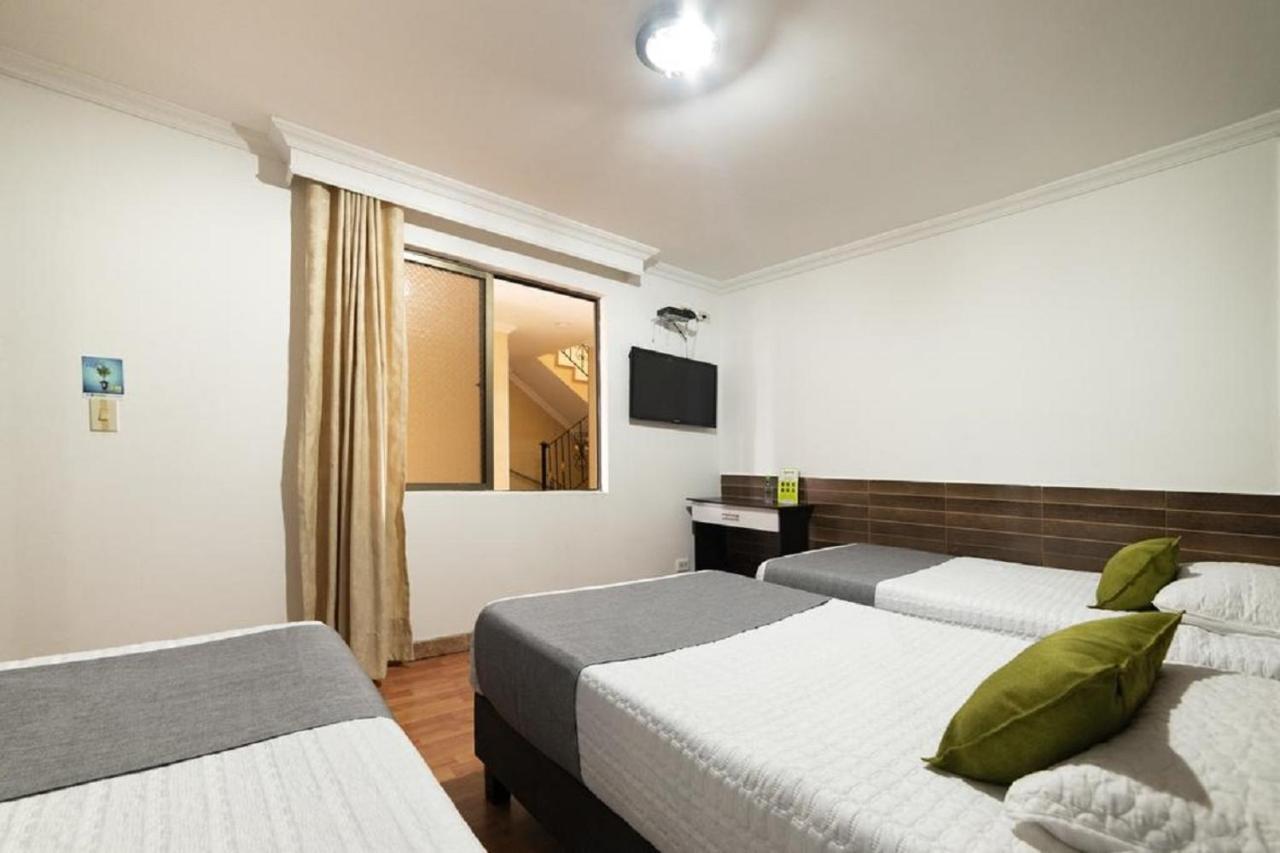 Hotel Ejecutivo 63 In Bogotá Esterno foto