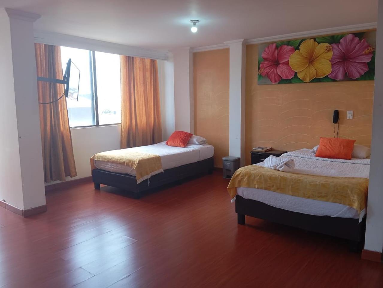 Hotel Ejecutivo 63 In Bogotá Esterno foto