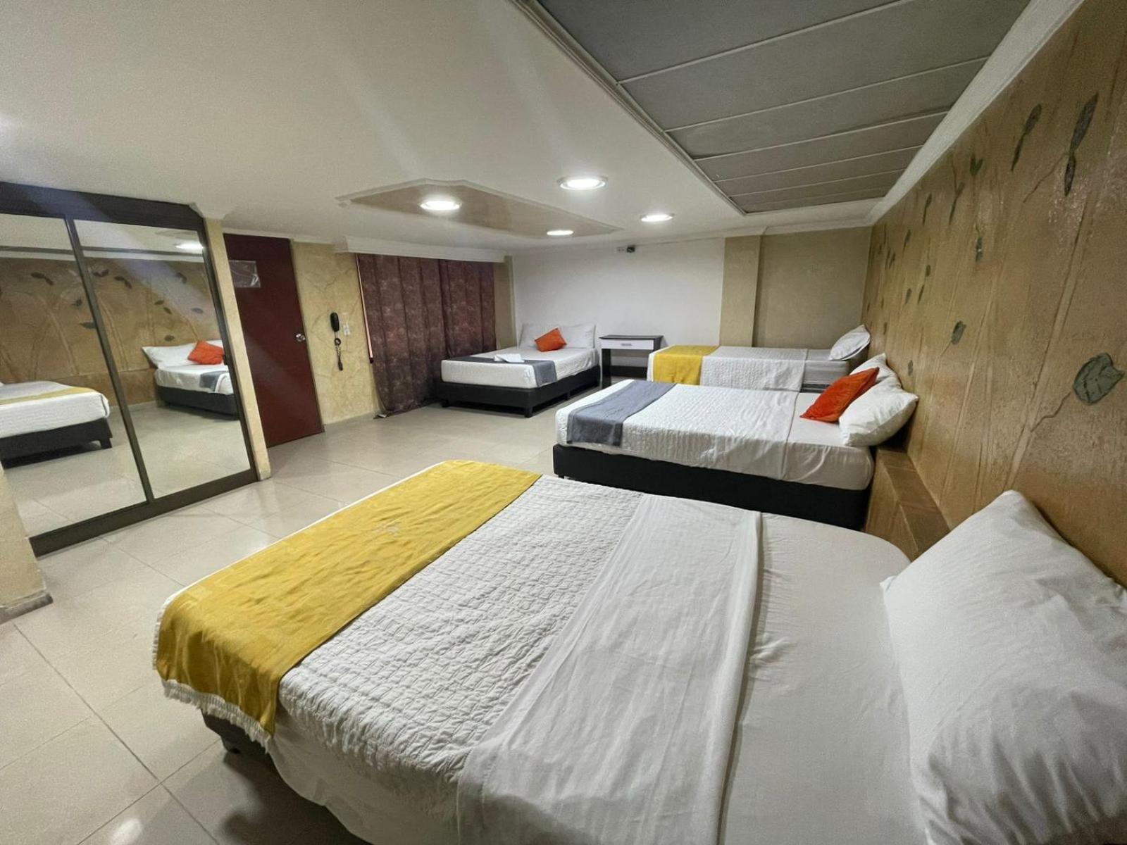 Hotel Ejecutivo 63 In Bogotá Esterno foto