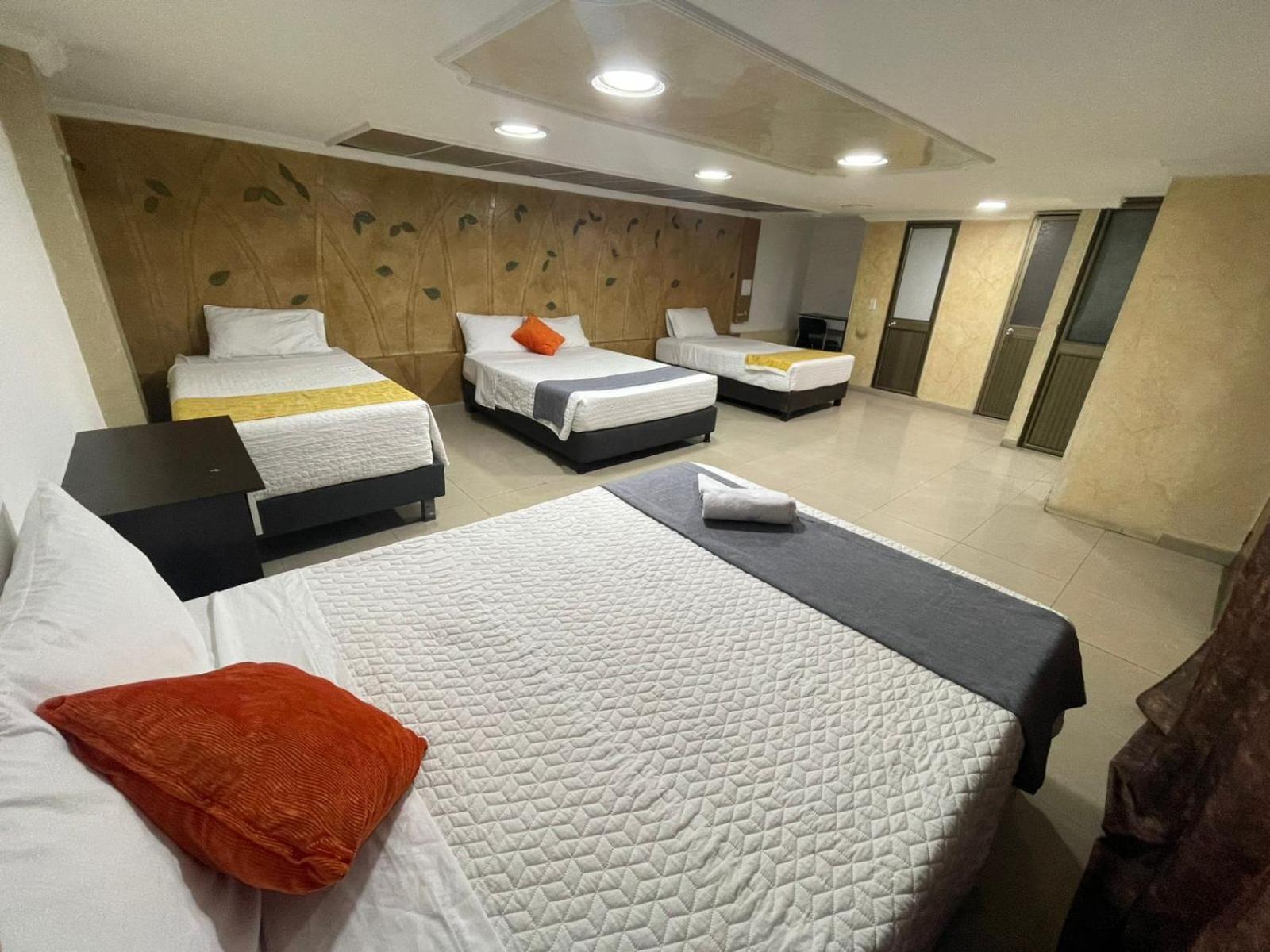 Hotel Ejecutivo 63 In Bogotá Esterno foto